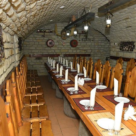 Pensiunea Butoias Glodeni Luaran gambar
